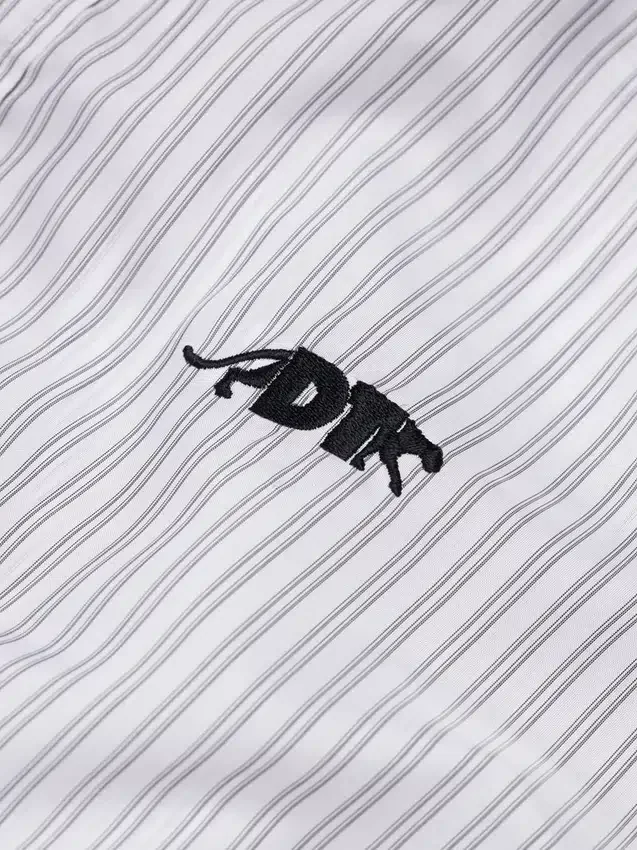 Camisa de manga corta con botones DT Panther, color blanco