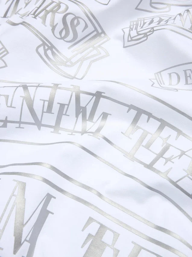 Camiseta ADG con estampado de pancarta, blanca