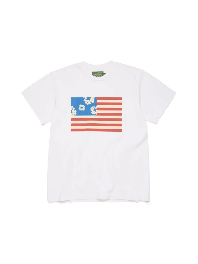 Camiseta con bandera y coronas, color blanco
