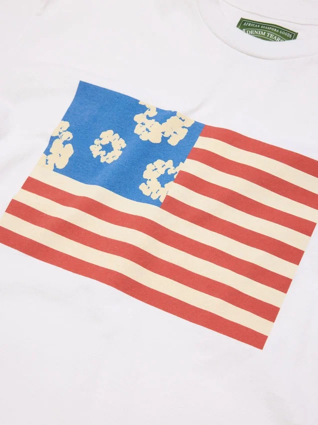 Camiseta con bandera y coronas, color blanco