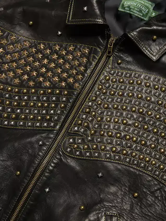 Chaqueta de cuero con tachuelas «Libertas»