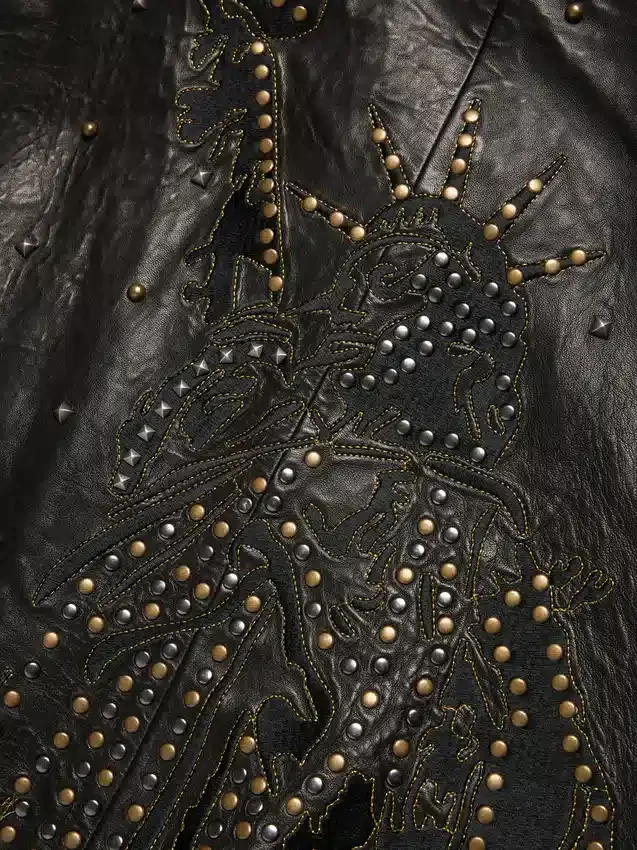 Chaqueta de cuero con tachuelas «Libertas»