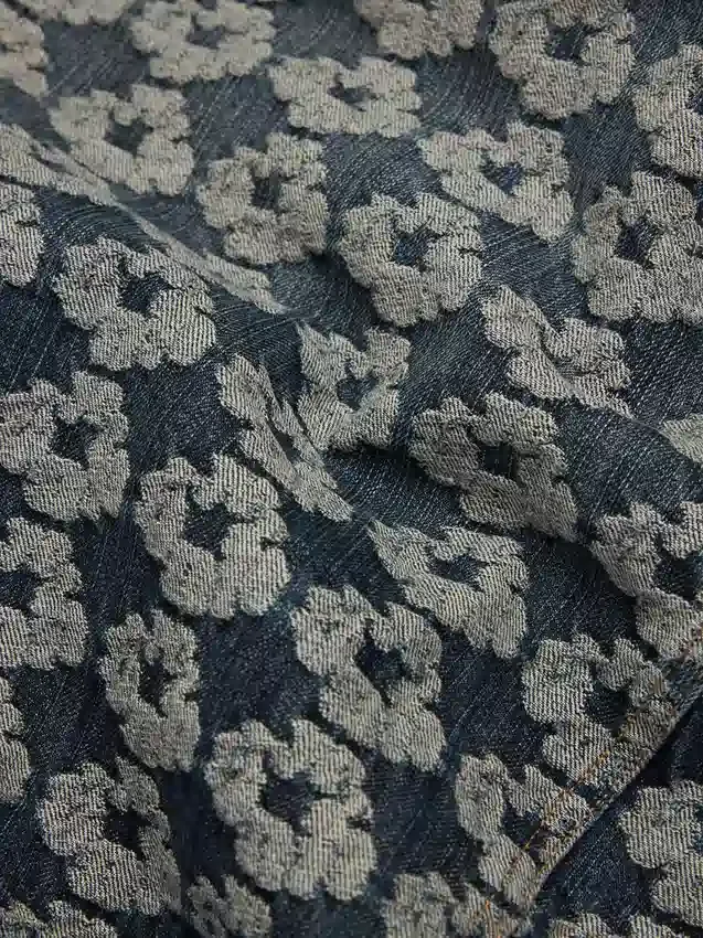 Chaqueta Denim con estampado de coronas en jacquard