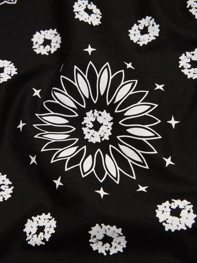 Cotton Wreath Bandana with Paisley Pattern, Black