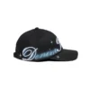 Gorra con el logotipo de DT pintado con aerógrafo