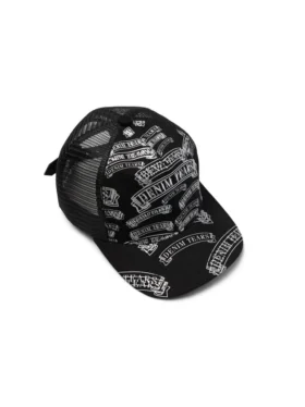 Gorra trucker DT con estampado de sellos, negra