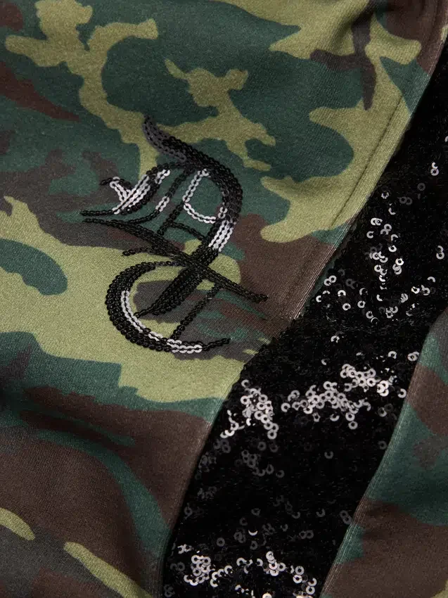 Pantalones de chándal de camuflaje con lentejuelas y bajo abierto
