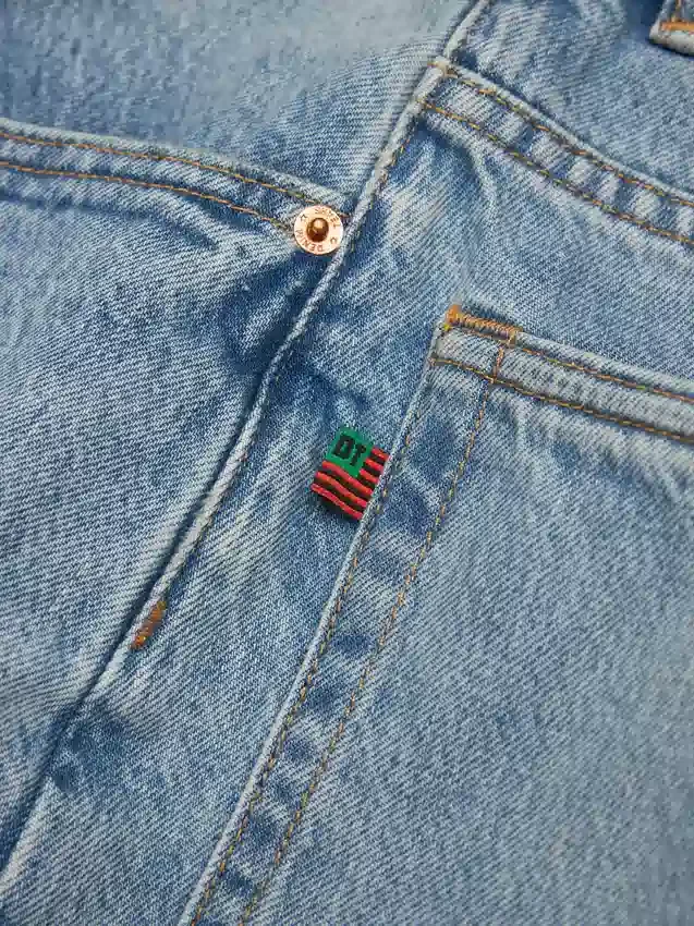 Pantalones de Denim rectos de lavado claro
