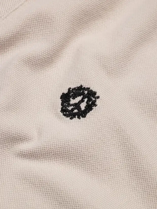 Polo «Peace Wreath» color crema