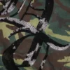 Sudadera con capucha, cremallera y paneles de lentejuelas en las mangas, estampado de camuflaje